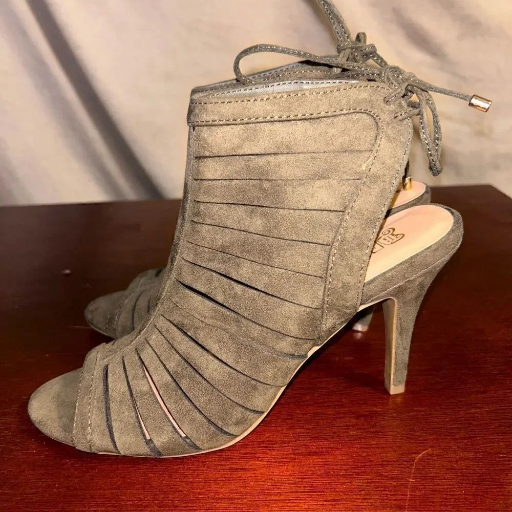 Brash suede peep toe basket stilettos size 7.5